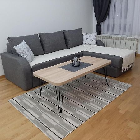 Apartman Viaggio Sremska Mitrovica Zewnętrze zdjęcie