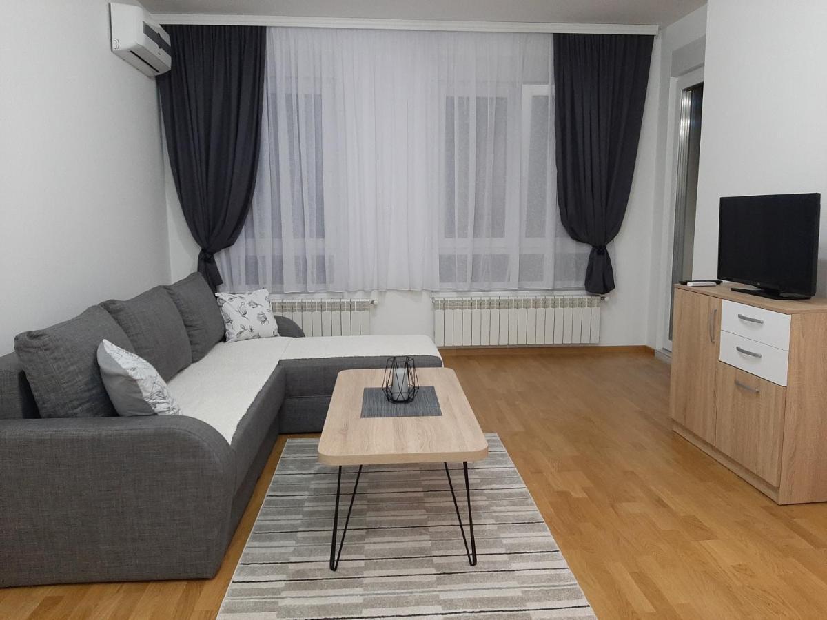 Apartman Viaggio Sremska Mitrovica Zewnętrze zdjęcie