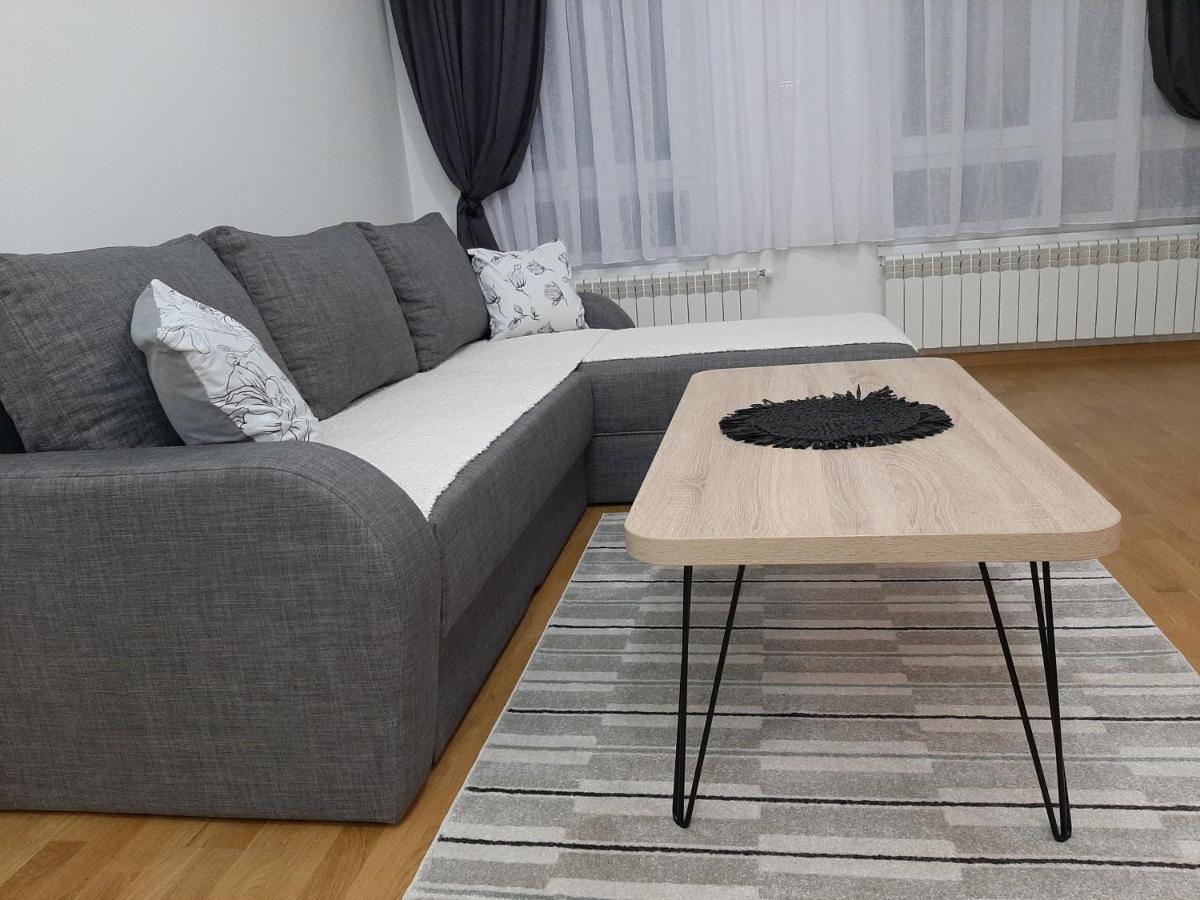 Apartman Viaggio Sremska Mitrovica Zewnętrze zdjęcie